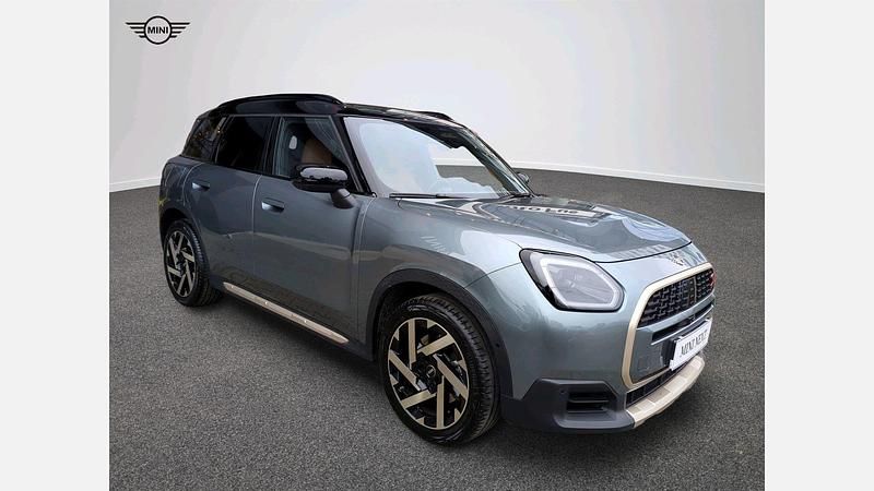 Smokey green metalizowany Używany 2025 Mini Countryman SUV | 211 900 zł - Obraz 1/4
