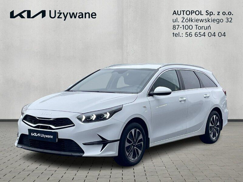 Biały (metalik) Używany 2024 Kia Ceed 2 Kombi | 108 900 zł (Drogi) - Obraz 1/4