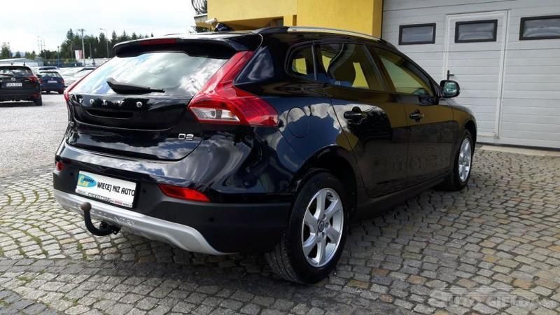Używany Volvo V40 2013 Czarny metalik Kombi