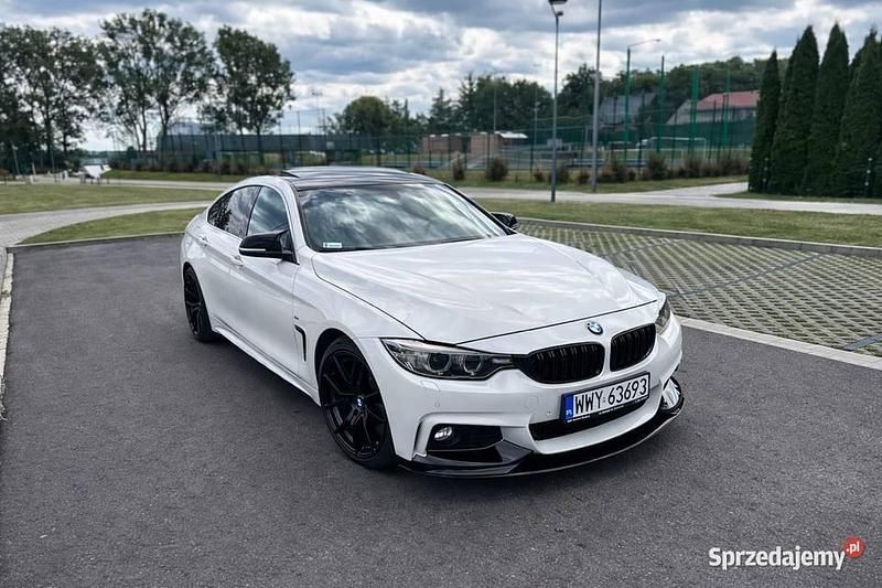 Biały Używany 2016 BMW 428 Sedan/Limuzyna | 69 000 zł (Uczciwa cena) - Obraz 1/3