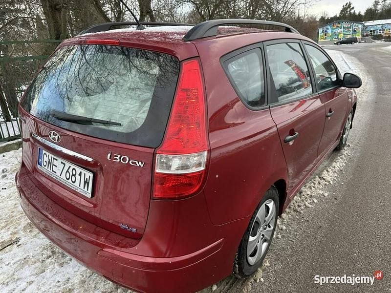 Używany Hyundai i30 110 KM (80 kW) 2010 Bordowy Hatchback
