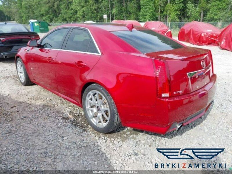 Czerwony Używany 2011 Cadillac CTS Sedan/Limuzyna | 70 090 zł - Obraz 1/3