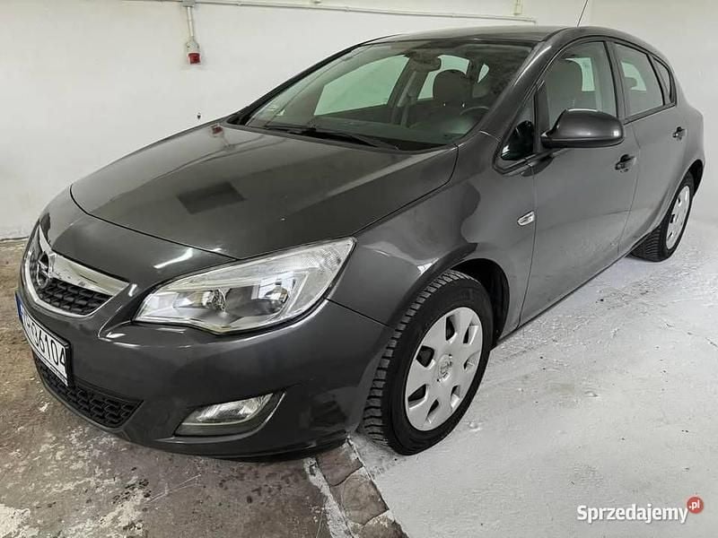 Szary Używany 2010 Opel Astra Hatchback | 12 900 zł (Super Cena) - Obraz 1/4