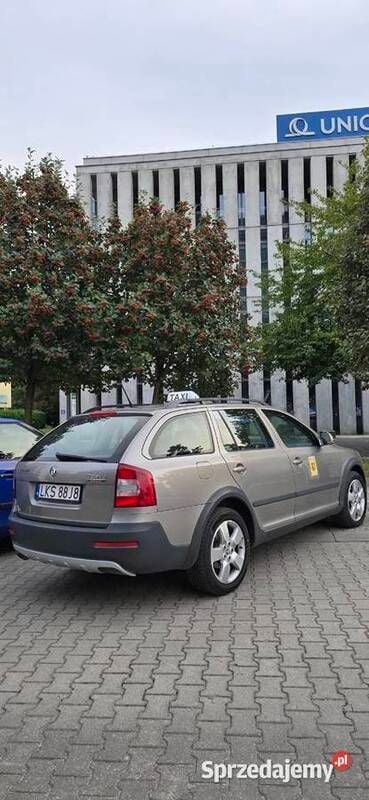 Używany 2011 Skoda Octavia Scout Scout 4x4 Kombi | 49 999 zł - Obraz 1/4