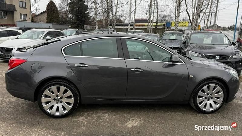 Używany Opel Insignia Cosmo 140 KM (102 kW) 2009 Szary (metalik) Hatchback