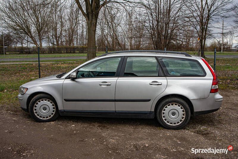 Srebrny Używany 2006 Volvo V50 Kombi | 7200 zł (Dobra cena) - Obraz 1/4