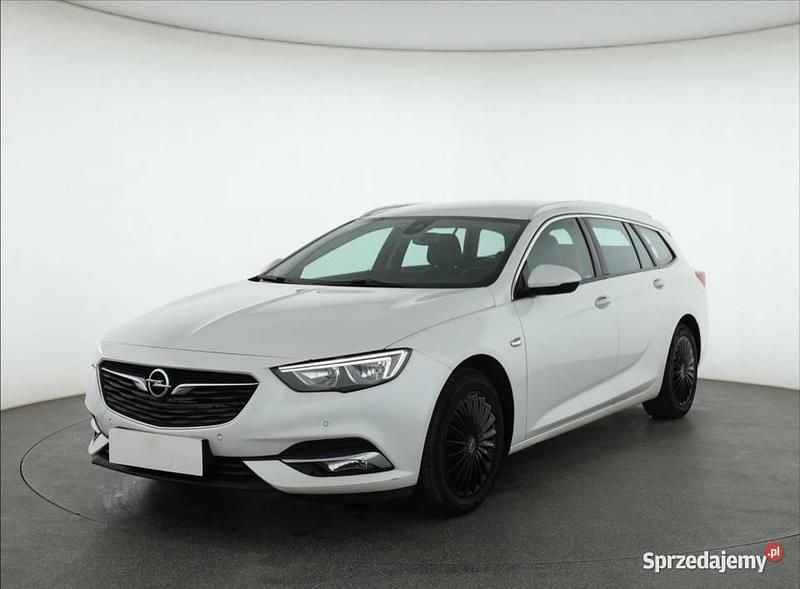Używany Opel Insignia 136 KM (100 kW) 2018 Biały Kombi