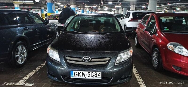 Używany Toyota Corolla 2008 Czarny Sedan/Limuzyna