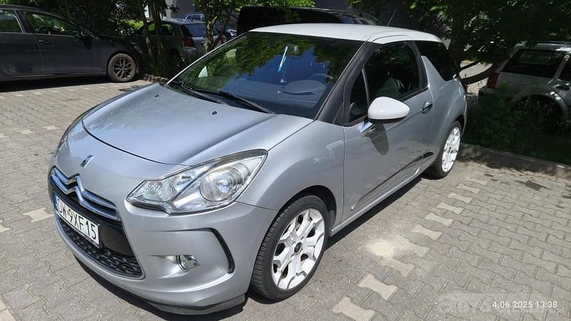 Używany Citroën DS3 2013 Srebrny Hatchback