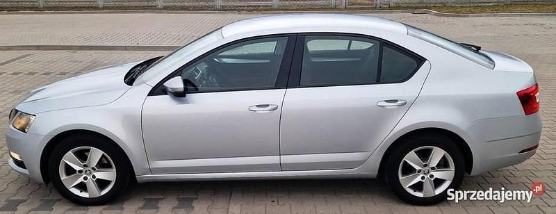 Srebrny Używany 2019 Skoda Octavia Hatchback | 36 999 zł (Uczciwa cena) - Obraz 1/4