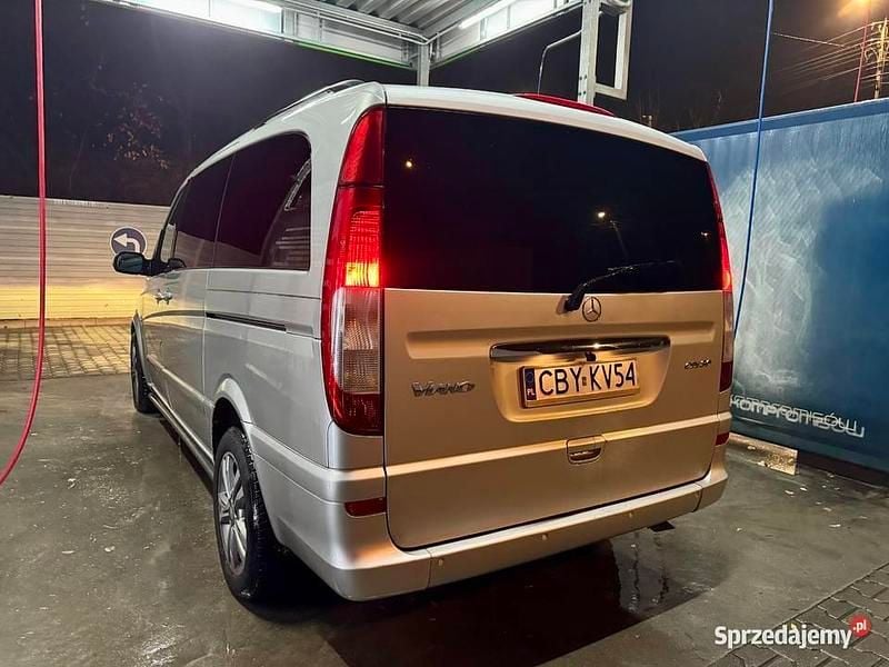 Używany Mercedes Viano 2008 Srebrny Minivan