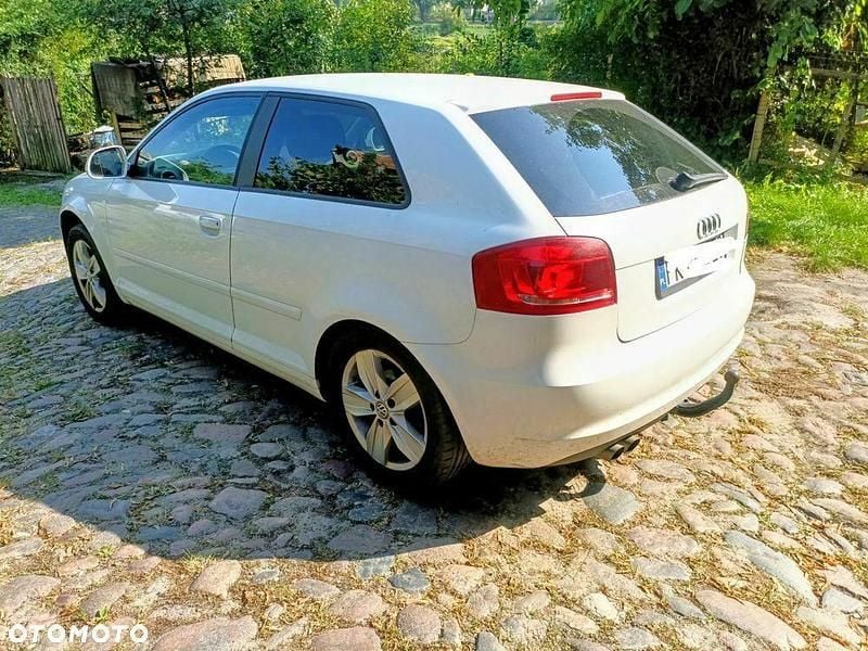 Biały Używany 2009 Audi A3 Ambition Sedan/Limuzyna | 13 900 zł (Super Cena) - Obraz 1/4