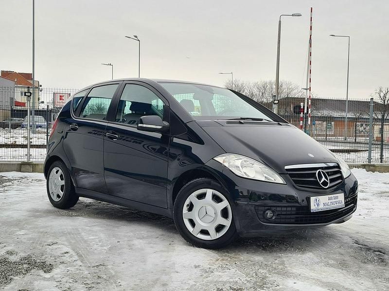 Używany Mercedes A160 95 KM (69 kW) 2012 Czarny Hatchback