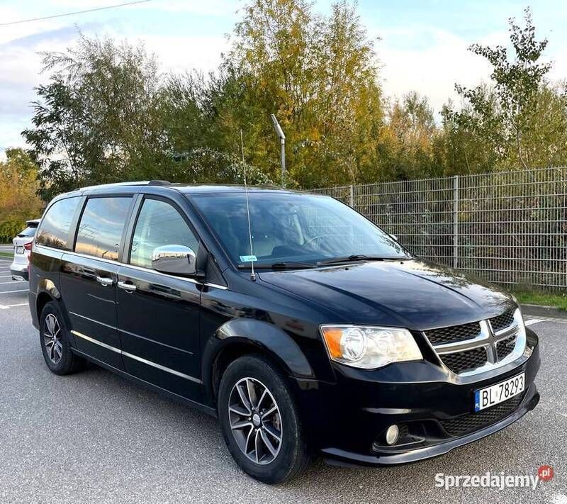 Czarny Używany 2016 Dodge Grand Caravan SXT Minivan | 54 900 zł (Dobra cena) - Obraz 1/4