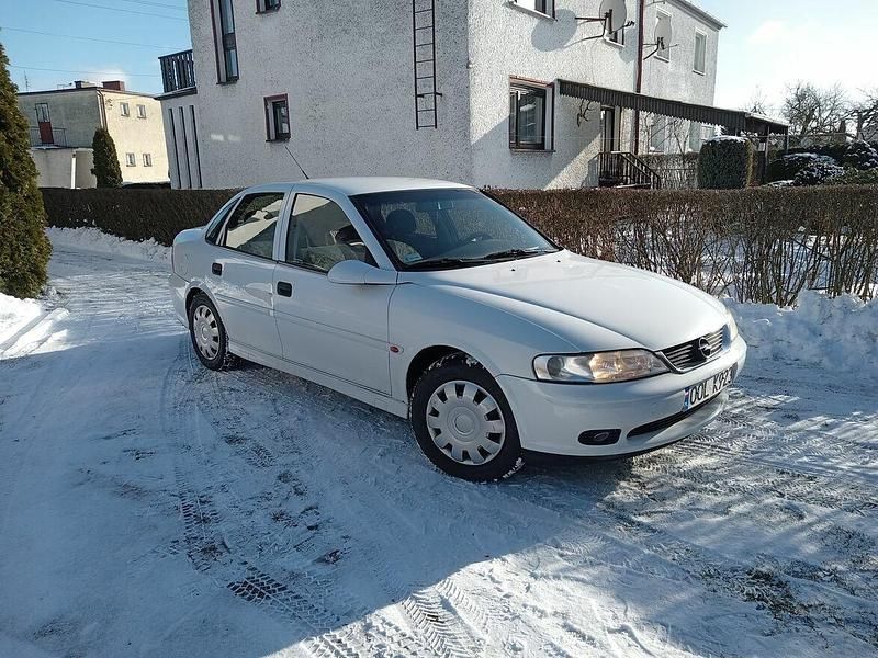 Używany Opel Vectra 1999 Biały Sedan/Limuzyna
