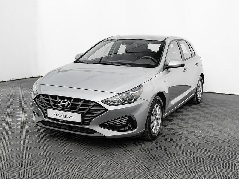 Używany Hyundai i30 110 KM (80 kW) 2022 Srebrny (metalik) Hatchback