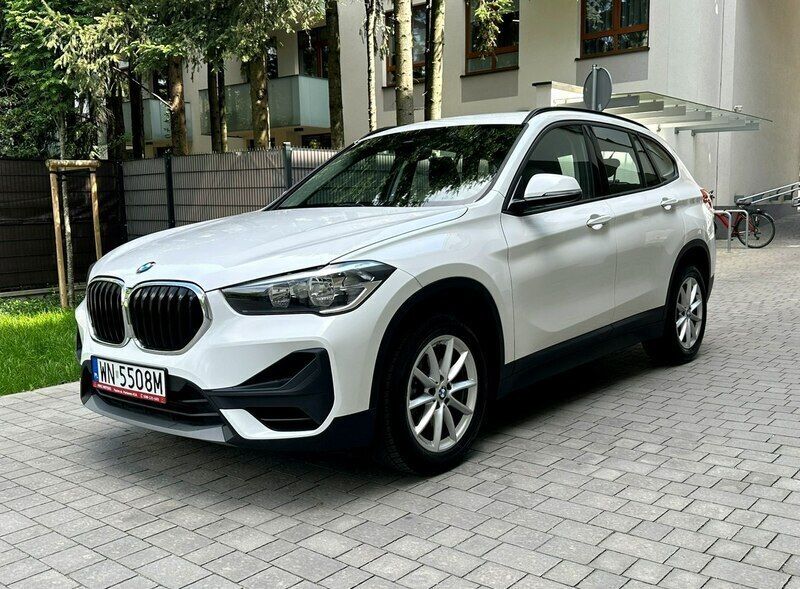 Czarny (metalik) Używany 2019 BMW X1 SUV | 84 800 zł (Dość drogi) - Obraz 1/4