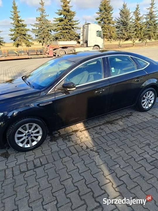 Używany Ford Mondeo 2014 Czarny Hatchback