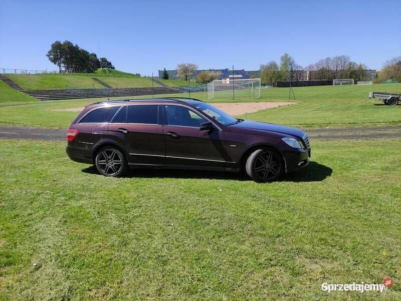 Używany 2010 Mercedes E350 | 34 900 zł - Obraz 1/4
