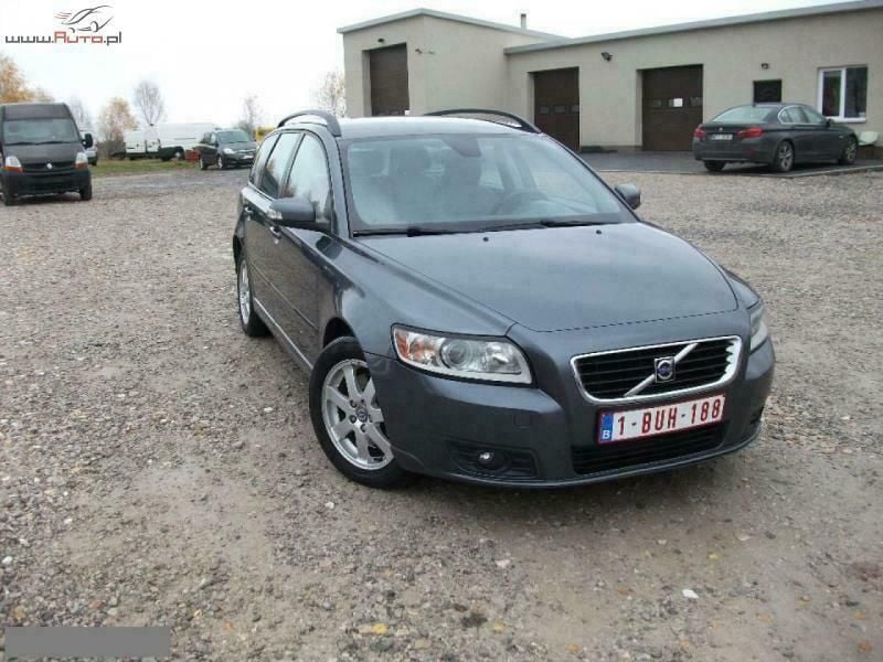 Używany Volvo V50 136 KM (100 kW) 2007 Szary (metalik) Kombi