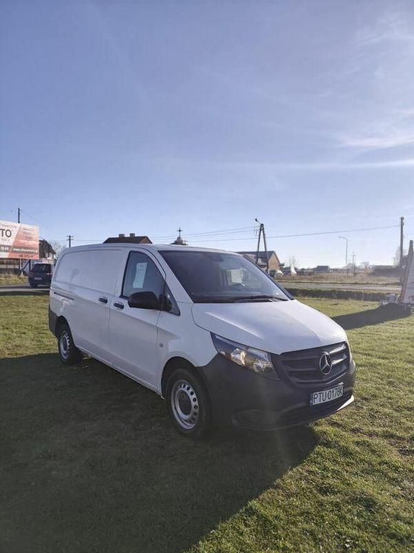 Biały Używany 2021 Mercedes Vito Van | 45 900 zł - Obraz 1/4