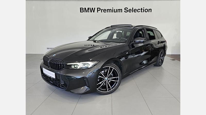 Black sapphire metallic metalizowany Używany 2022 BMW 320 Shadowline Kombi | 154 900 zł (Drogi) - Obraz 1/3