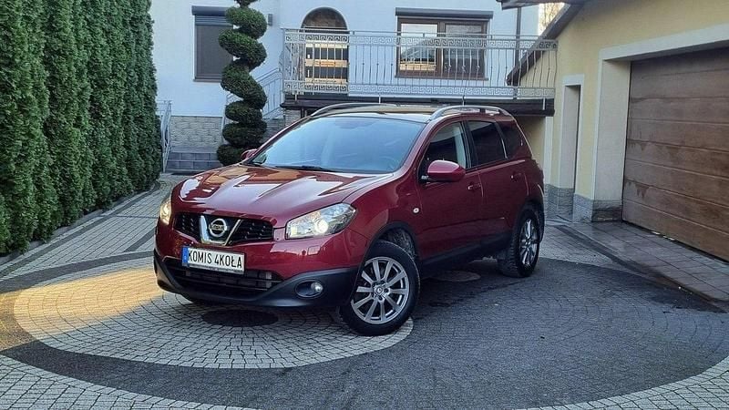 Bordowy (metalik) Używany 2011 Nissan Qashqai +2 SUV | 28 900 zł (Dobra cena) - Obraz 1/4