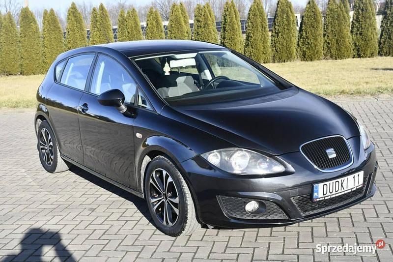Czarny Używany 2010 Seat Leon Hatchback | 14 900 zł (Dobra cena) - Obraz 1/4