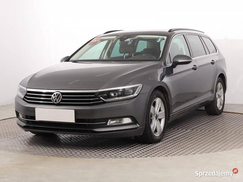 Używany VW Passat 150 KM (110 kW) 2017 Szary Kombi