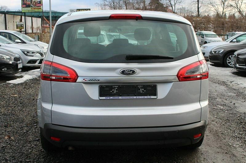 Używany Ford S-MAX S 140 KM (102 kW) 2011 Srebrny Minivan