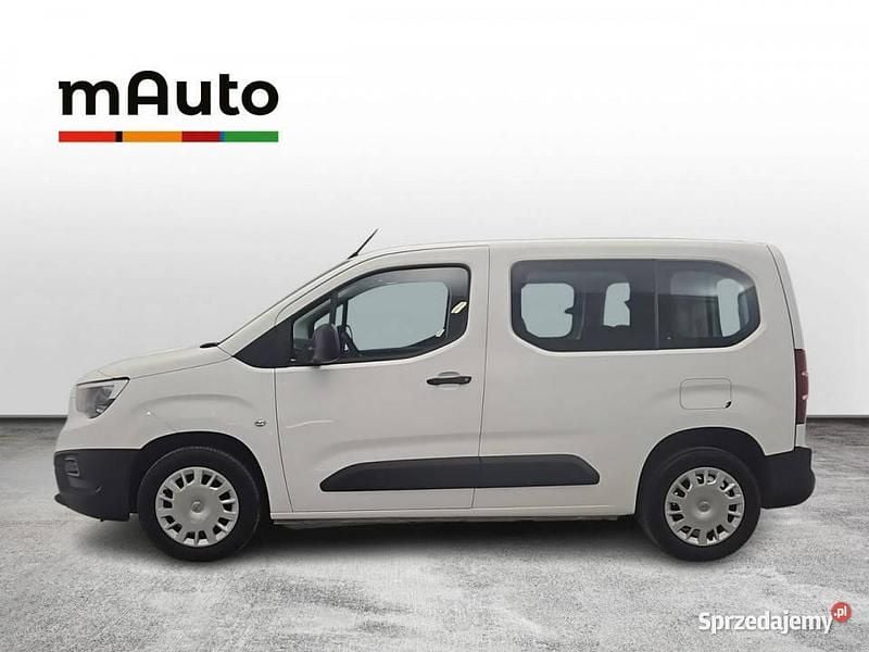 Biały Używany 2022 Opel Combo Life Edition Kombi | 79 900 zł - Obraz 1/4