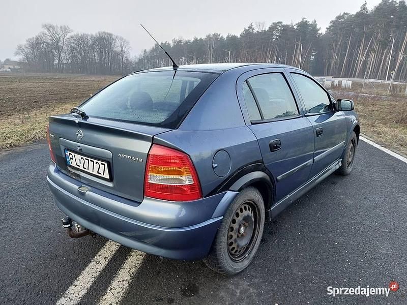 Niebieski Używany 1998 Opel Astra Hatchback | 2700 zł (Uczciwa cena) - Obraz 1/4
