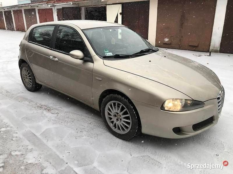 Używany Alfa Romeo 147 2005 Złoty Hatchback
