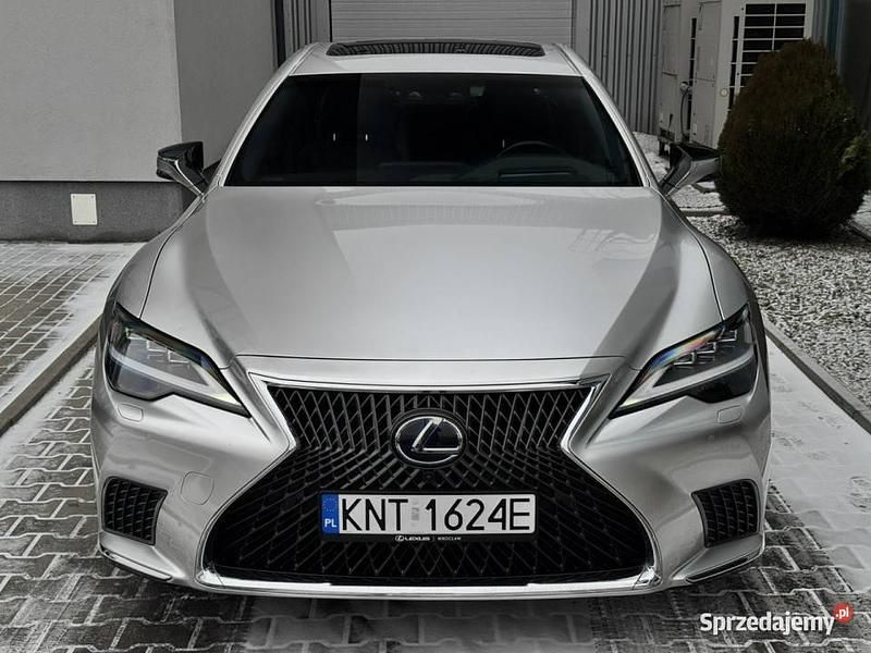 Używany Lexus LS500h 2021 Srebrny Sedan/Limuzyna