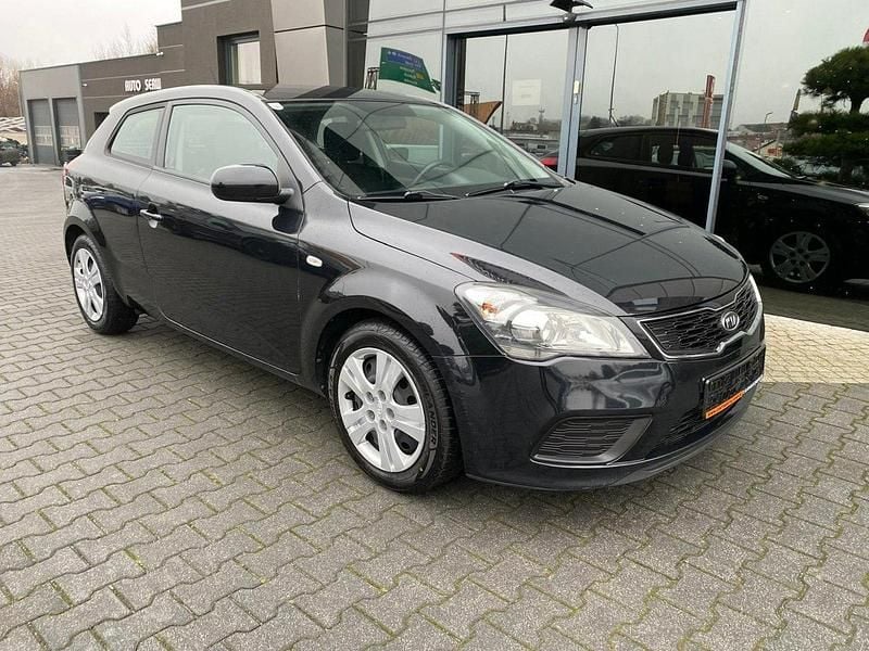 Używany Kia ProCeed 109 KM (80 kW) 2012 Czarny Coupe