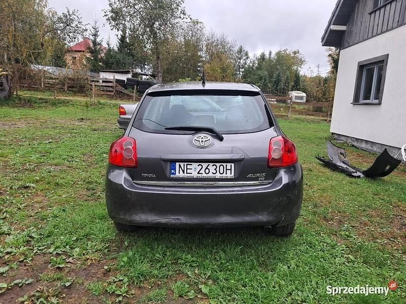 Srebrny Używany 2008 Toyota Auris Sedan/Limuzyna | 2200 zł - Obraz 1/4