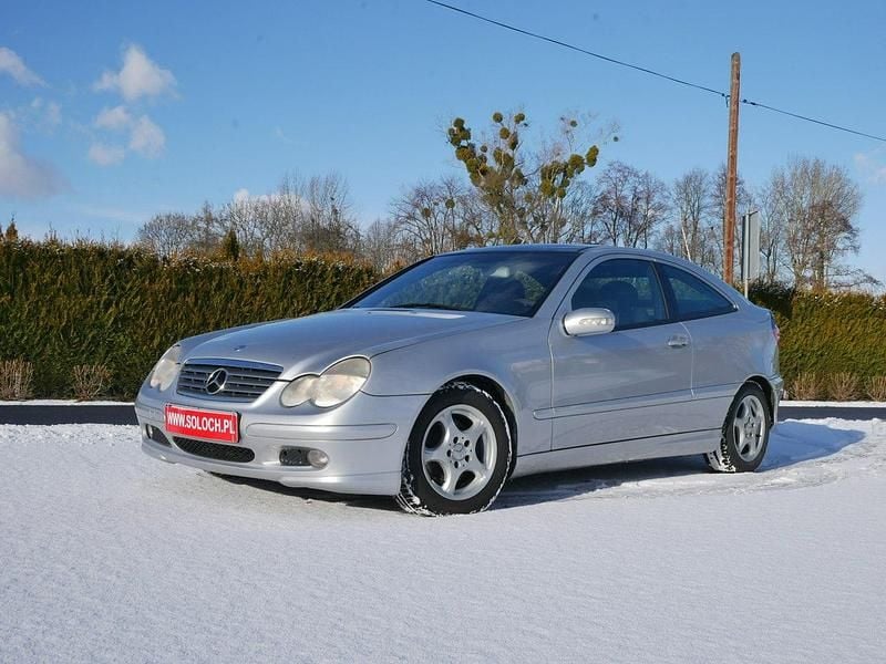 Używany Mercedes C180 129 KM (94 kW) 2001 Srebrny Coupe