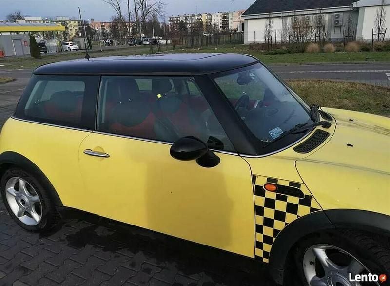 Inny kolor Używany 2005 Mini Cooper Hatchback | 7000 zł (Super Cena) - Obraz 1/4