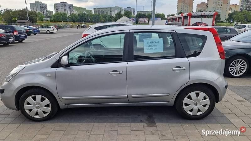 Srebrny Używany 2006 Nissan Note Minivan | 9900 zł (Uczciwa cena) - Obraz 1/4