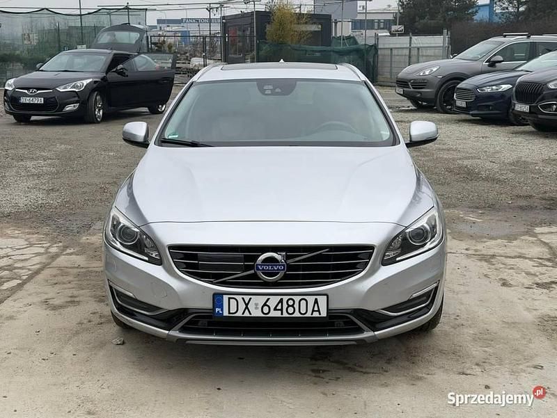 Używany Volvo V60 2013 Srebrny Kombi