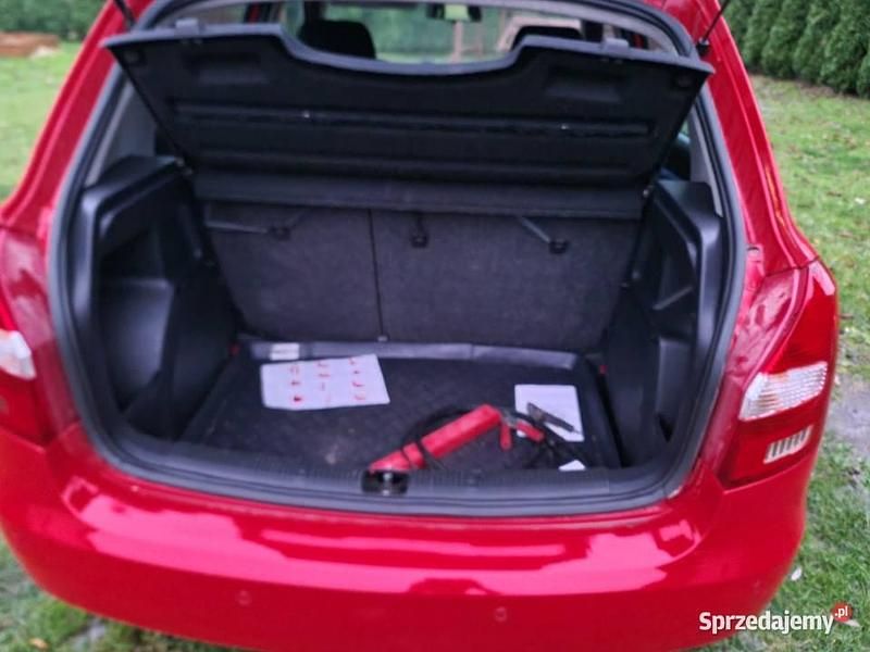 Czerwony Używany 2008 Skoda Fabia Hatchback | 7500 zł (Uczciwa cena) - Obraz 1/4