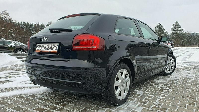 Używany Audi A3 Ambiente 140 KM (102 kW) 2012 Czarny Hatchback