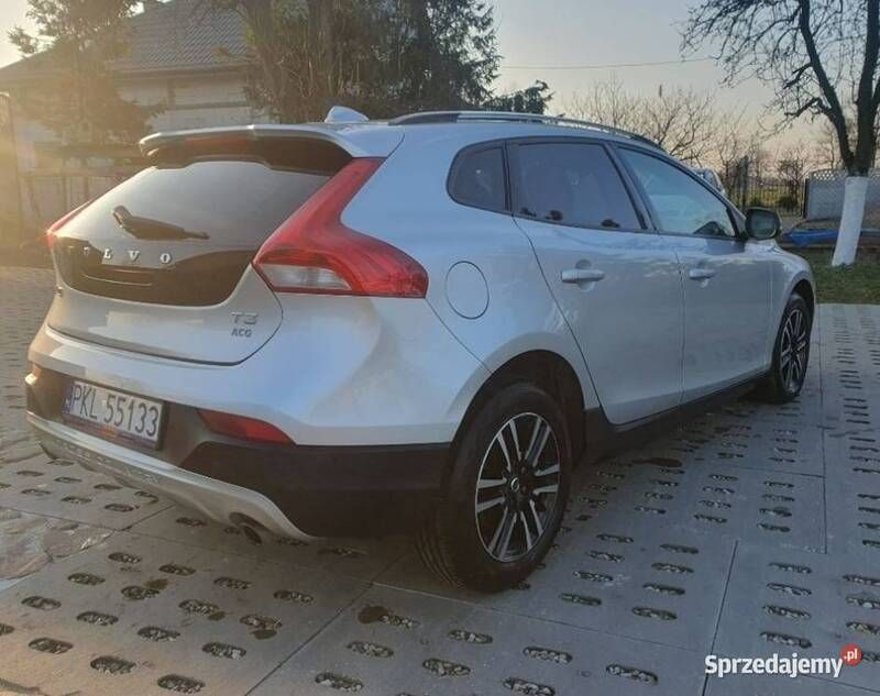 Używany Volvo V40 152 KM (111 kW) 2018 Kombi