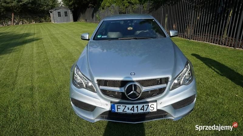 Niebieski Używany 2013 Mercedes E250 Coupe | 67 999 zł - Obraz 1/4