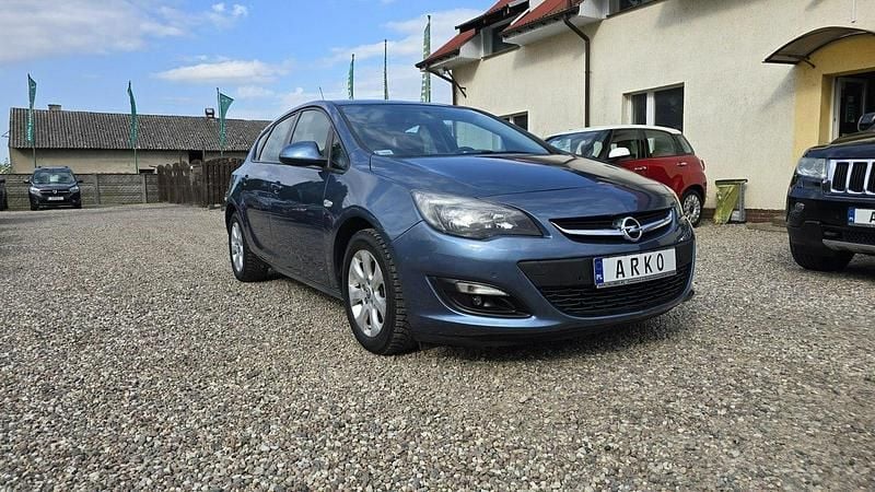 Niebieski ciemny (metalik) Używany 2013 Opel Astra Hatchback | 17 700 zł (Uczciwa cena) - Obraz 1/4