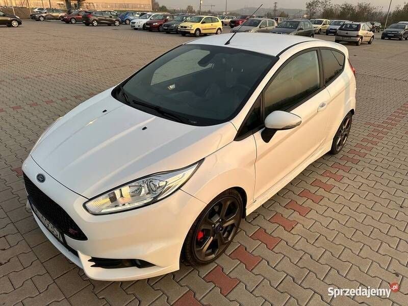 Biały Używany 2015 Ford Fiesta ST Hatchback | 48 500 zł (Drogi) - Obraz 1/4