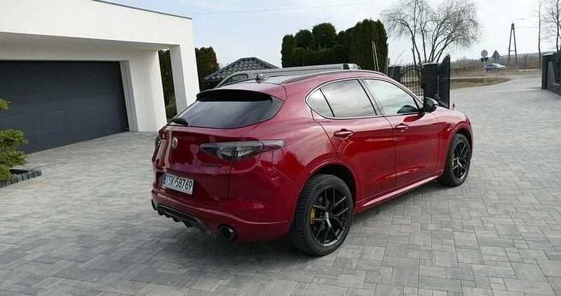 Używany Alfa Romeo Stelvio Ti 280 KM (205 kW) 2021 Czerwony ciemny (metalik, perła) SUV