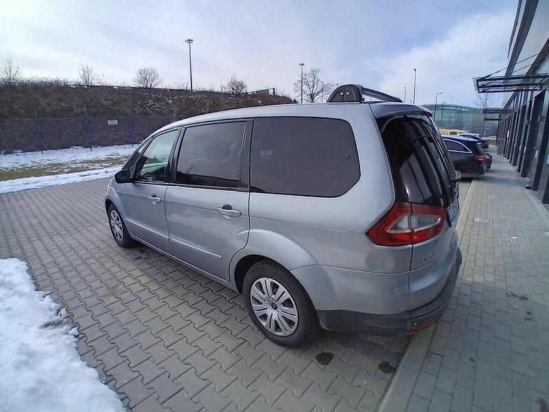Używany Ford Galaxy 140 KM (102 kW) 2008 Srebrny Minivan