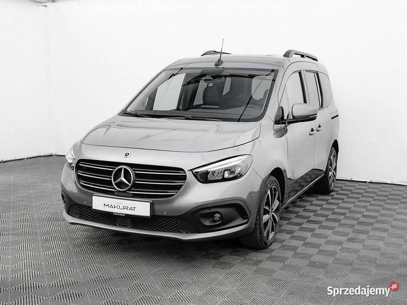 Szary Używany 2023 Mercedes 180 Progressive Sedan/Limuzyna | 123 840 zł - Obraz 1/4