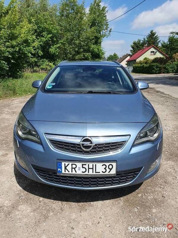 Używany Opel Astra 140 KM (102 kW) 2010 Niebieski Kombi